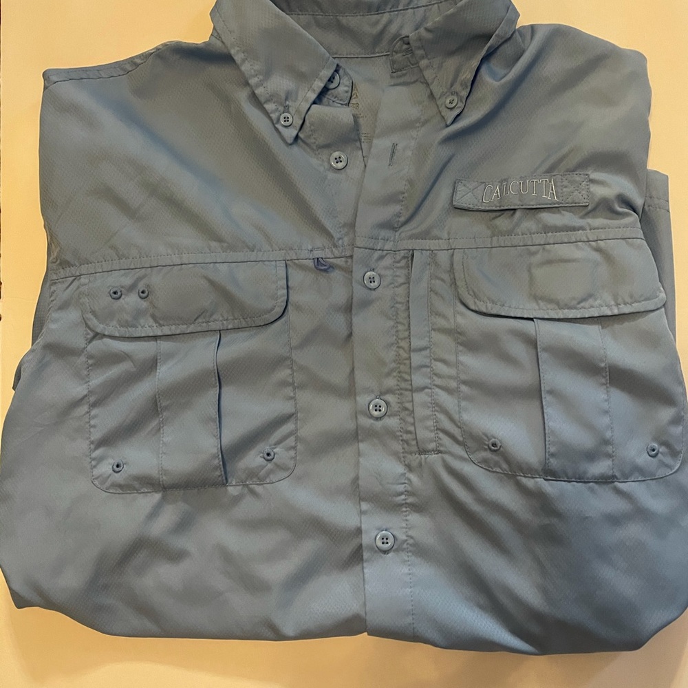 Men’s Calcutta brand performance shirt medium